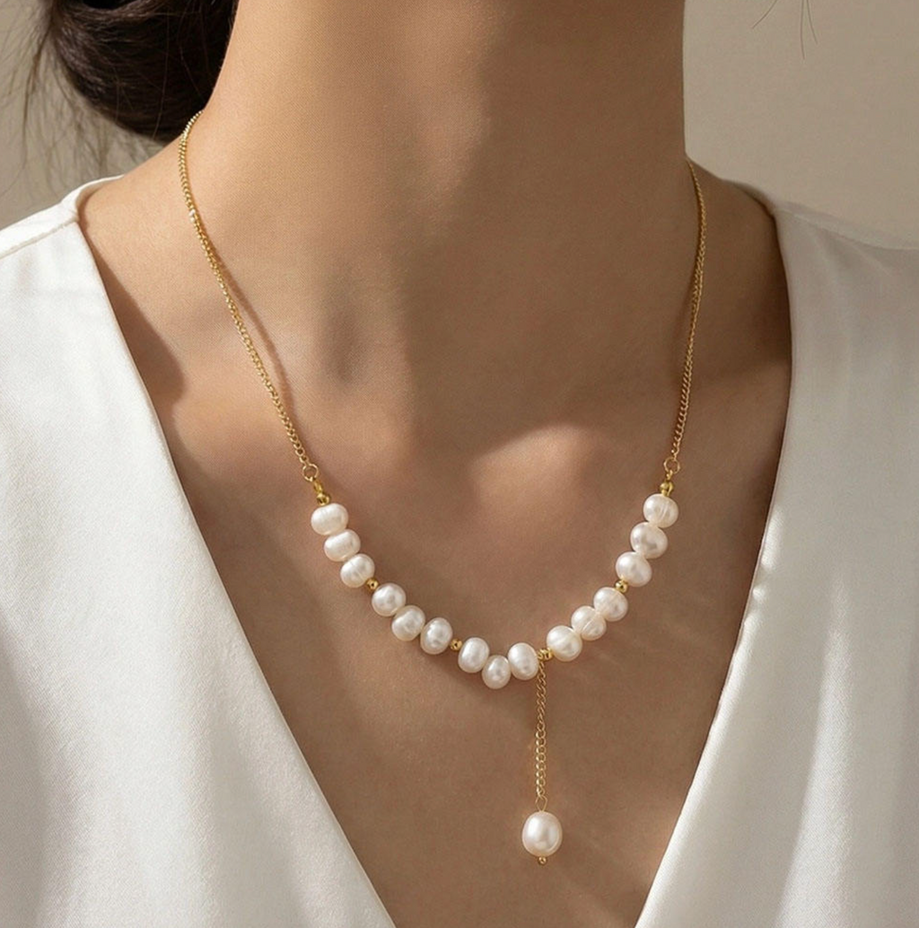 Vintage Pearl Drop Necklace – Timeless Golden Elegance