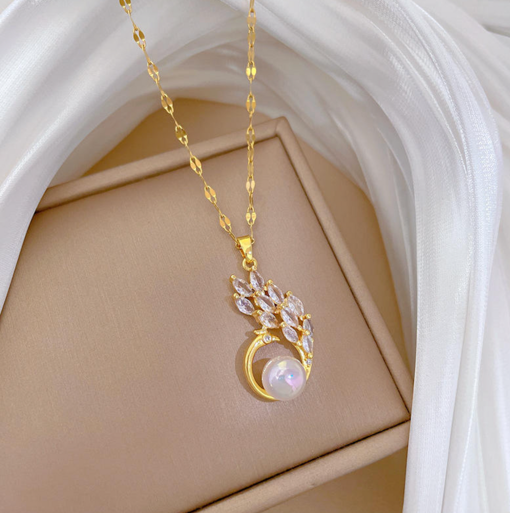 Phoenix Pearl & Crystal Statement Necklace – Majestic Luxury Elegance