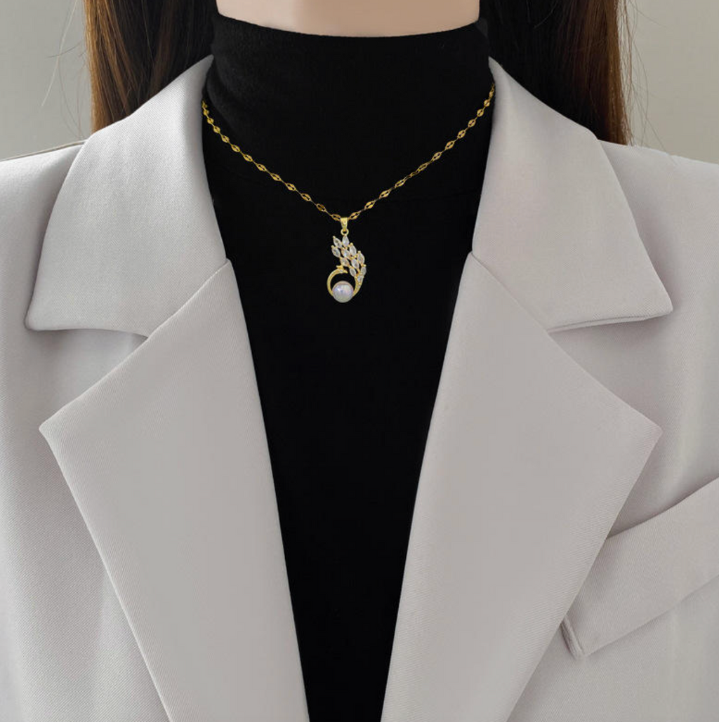 Phoenix Pearl & Crystal Statement Necklace – Majestic Luxury Elegance