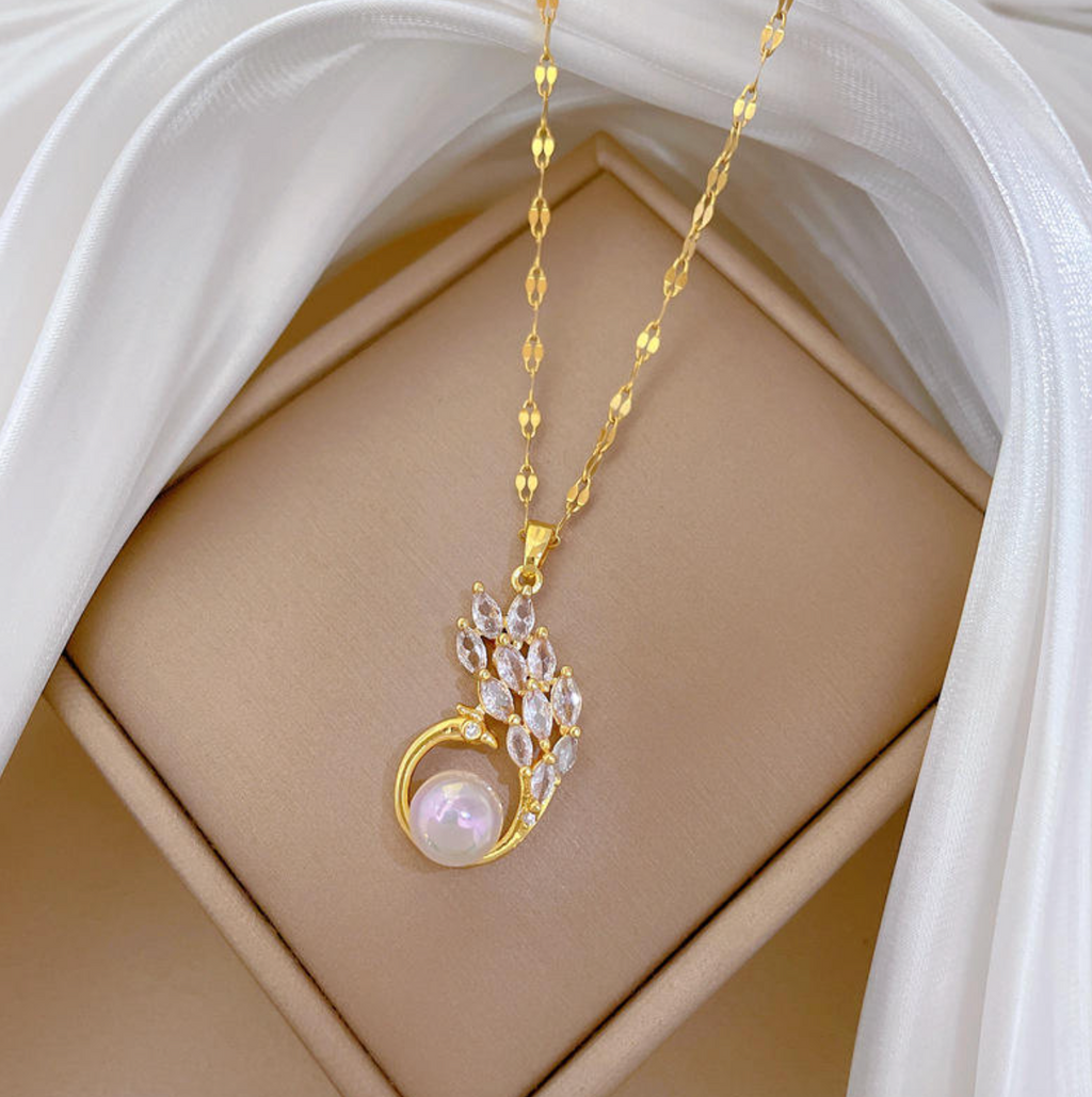 Phoenix Pearl & Crystal Statement Necklace – Majestic Luxury Elegance